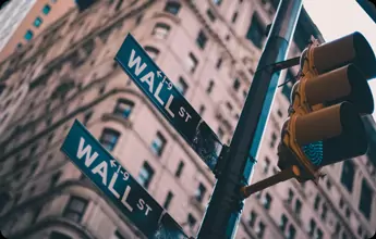 traffic light in an urban environment